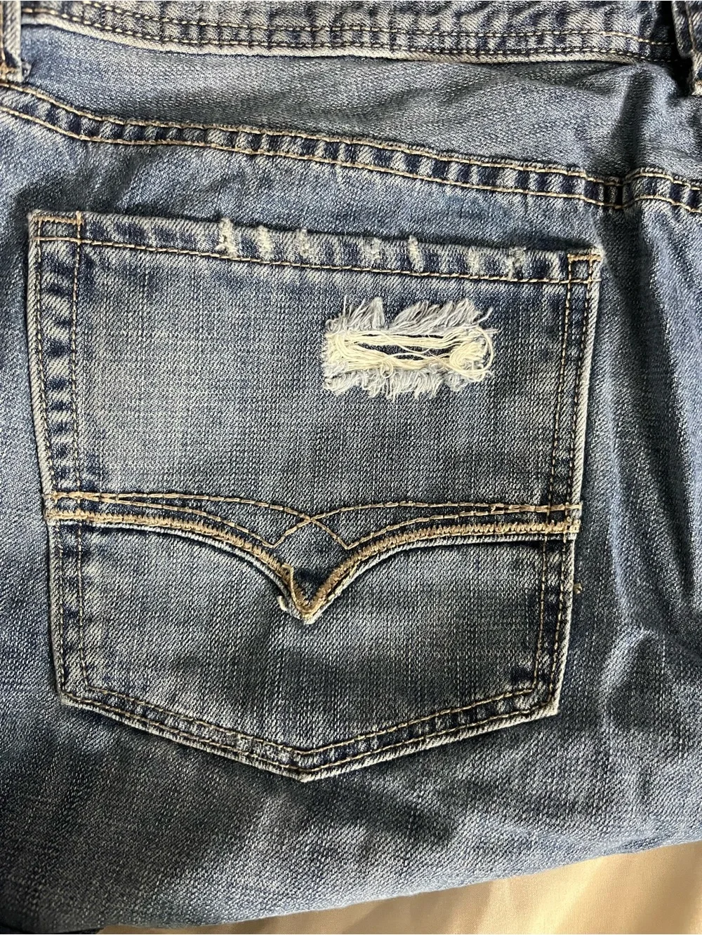 Seven7 Men's Distressed Relaxed Fit Blue Jeans - Picture 7 of 13